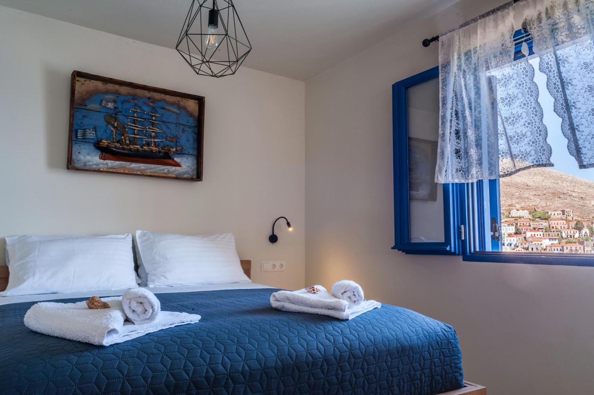 Porphyra Studio Chalki Town Rum bild